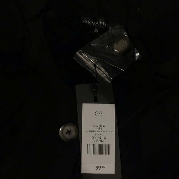 Paper bag mini skirt with buttons - Picture 3 of 3